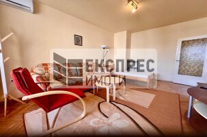 Обзаведен Тристаен апартамент, Лятно кино Тракия