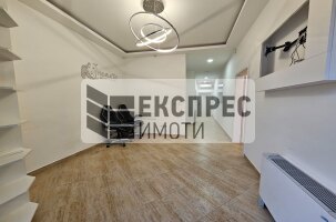  Commercial space, Center