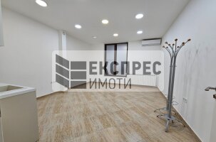  Commercial space, Center