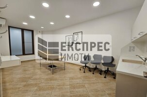  Commercial space, Center