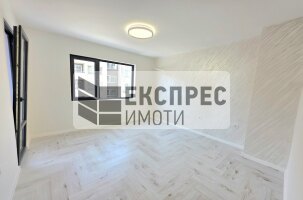 HEОБЗАВЕДЕН Двустаен апартамент, Окръжна болница