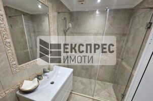 Нов, Луксозно, Обзаведен Тристаен апартамент, Общината