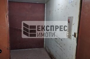 НА 2 РИ ЕТАЖ С ТОВАРЕН АСАНСЬОР Склад, Аспарухово