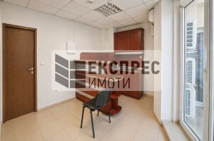 Луксозен Офис, Лятно кино Тракия