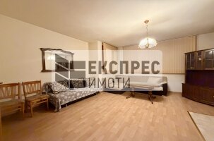 Обзаведен Четиристаен апартамент, Колхозен пазар