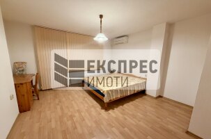 Обзаведен Четиристаен апартамент, Колхозен пазар