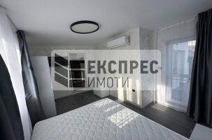 Обзаведен Тристаен апартамент, Лятно кино Тракия