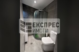 Обзаведен Тристаен апартамент, Лятно кино Тракия