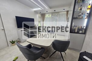Нов, Луксозно, Обзаведен Четиристаен апартамент, Окръжна болница