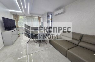 Нов, Луксозно, Обзаведен Четиристаен апартамент, Окръжна болница