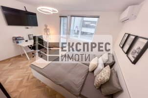 Furnished, completely renovated 3 bedroom apartment, Regional hospital