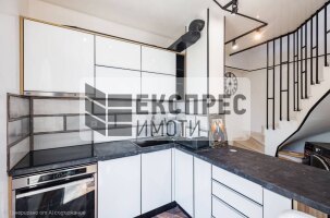 Луксозно, Обзаведен Тристаен апартамент, Гръцка махала