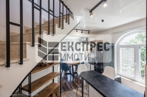 Луксозно, Обзаведен Тристаен апартамент, Гръцка махала