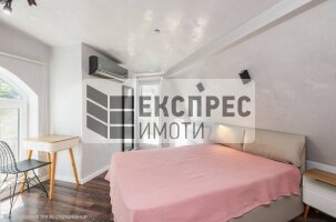 Луксозно, Обзаведен Тристаен апартамент, Гръцка махала