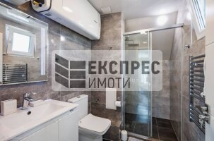 Луксозно, Обзаведен Тристаен апартамент, Гръцка махала
