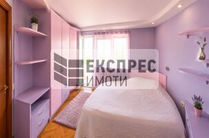 Обзаведен Тристаен апартамент, Погреби