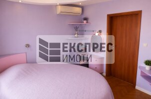 Обзаведен Тристаен апартамент, Погреби