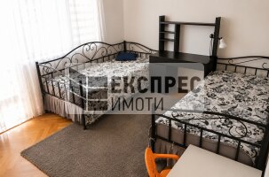 Обзаведен Тристаен апартамент, Погреби