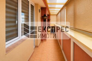 Обзаведен Тристаен апартамент, Погреби