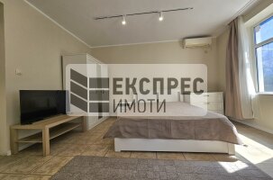 Нов, Обзаведен Тристаен апартамент, Окръжна болница
