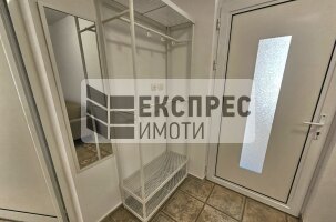 Нов, Обзаведен Тристаен апартамент, Окръжна болница